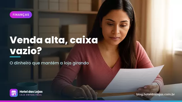 Lojista confere notas e faz contas na calculadora com caixas de produtos organizadas ao fundo