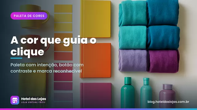 Produtos coloridos organizados em degradê sobre mesa branca ao lado de cartelas de cores