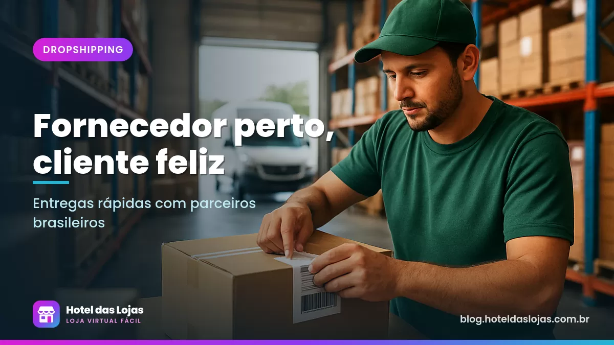 Funcionário embala pedido em caixa com etiqueta de envio em centro de distribuição com prateleiras organizadas