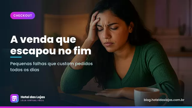 Mulher frustrada diante do notebook com um cartão na mão, desistindo de finalizar uma compra online