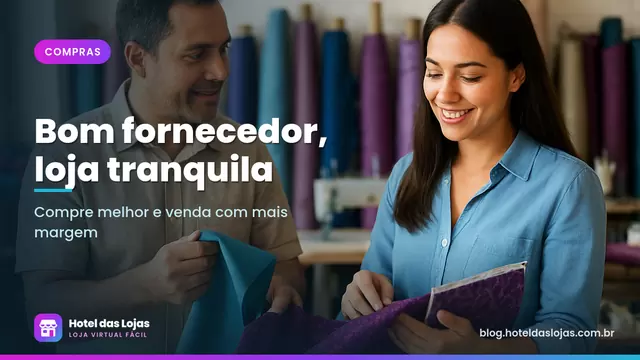 Empreendedora avalia amostras de tecido com o fornecedor em uma pequena oficina de confecção