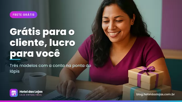 Lojista faz contas com calculadora e caderno ao lado de caixas de presente embrulhadas sobre a mesa