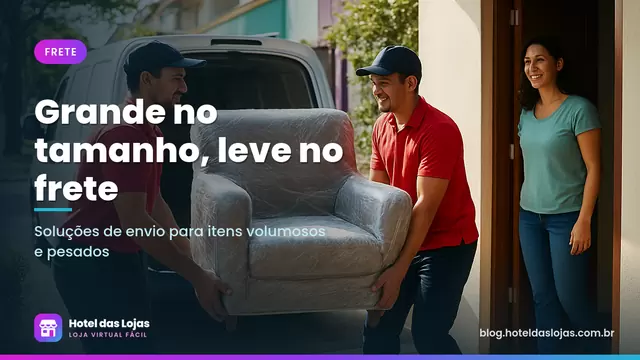 Entregadores carregam poltrona embalada de uma van até a porta da cliente em rua residencial