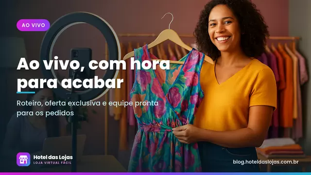 Dona de loja de roupas apresentando um vestido em frente ao celular no tripé, com assistente ao fundo