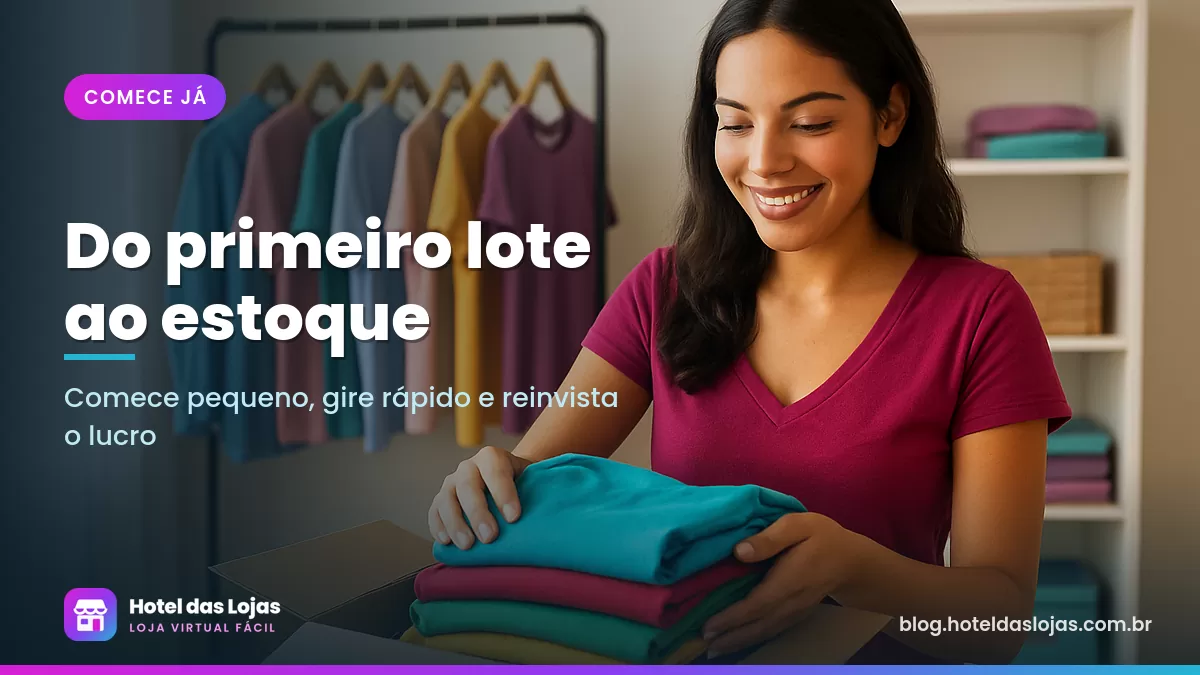 Jovem empreendedora desembalando um pequeno lote de roupas coloridas em um cômodo de casa usado como estoque